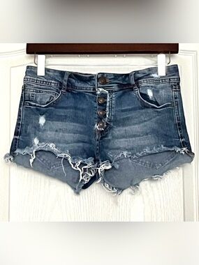EightyTwo Distressed Denim Button Fly Cutoff Shorts Sz 3 Medium Wash Y2K Grunge
